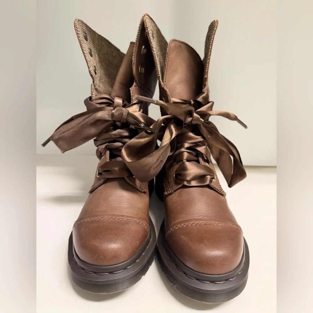 Dr. Martens Doc Aimilita Military Style Boots Dark Brown  Ribbon Laces NWOT US 6 - Picture 4 of 10